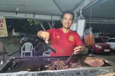 notícia: ‘Nunca tinha vendido tanto’, comemora empreendedor durante ensaios técnicos no Sambódromo de Macapá