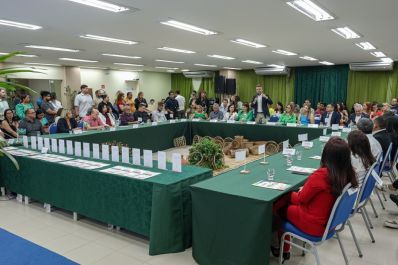 notícia: Governo do Amapá apresenta dados positivos da alfabetização para prefeitos e profissionais da educação dos 16 municípios