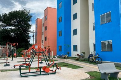 notícia: ‘É uma alegria ter uma morada digna’, celebra autônomo que trabalhou no Residencial Vila dos Oliveiras sorteado com apartamento 