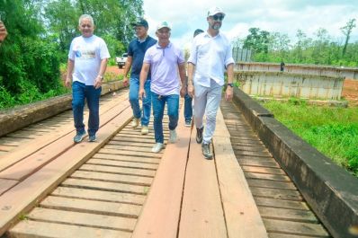 notícia: Governador Clécio Luís assina ordem de serviço para reconstrução de ponte em área rural no município de Amapá