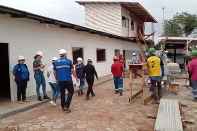 notícia: Abril Verde: ‘blitz’ educativa em canteiro de obras alerta para a segurança no trabalho, em Santana