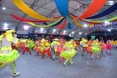 notícia: Quadrilheiros de todo o Amapá participam do Arraiá do Povo, promovido pelo Governo do Estado