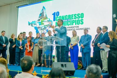 notícia: ‘Nossa maior tarefa é dialogar e criar consensos’, reforça governador Clécio Luís no 1º Congresso Amapaense de Municípios