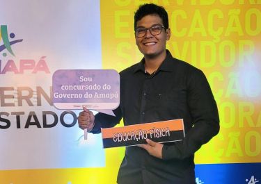 notícia: 'É um momento libertador de paz e gratidão', celebra professor ao ser efetivado como servidor público do Estado