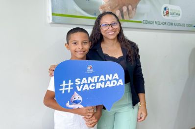 notícia: ‘Nunca deixei de levar para vacinar’, diz mãe que trouxe filho para receber dose de vacina contra dengue, em Santana