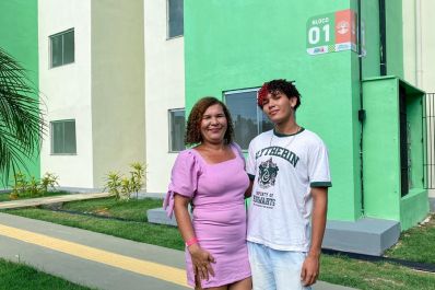 notícia: ‘É do jeitinho que eu queria e sempre sonhei’, diz contemplada com apartamento no Residencial Vila dos Oliveiras entregue pelo Governo do Amapá