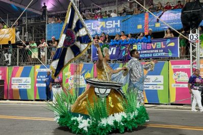 notícia: Carnaval 2024: com o enredo 'Macapá querida, cidade cheia de vida', Embaixada de Samba abre os desfiles no Amapá