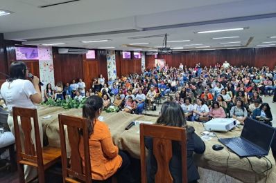 notícia: Ueap debate a cultura e a diversidade na educação das crianças da Amazônia