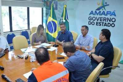 notícia: Governo do Amapá discute plano de trabalho com a Defesa Civil nacional para ampliar auxílio às famílias atingidas por alagamentos em Macapá