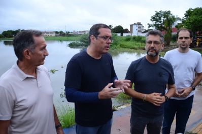 notícia: Fortes chuvas: governador Clécio Luís disponibiliza apoio imediato à Prefeitura de Macapá para auxiliar população atingida por alagamentos