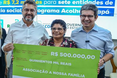 notícia: 'Vem solidificar o nosso trabalho social', destaca diretora de associação ao receber investimentos do Governo do Amapá