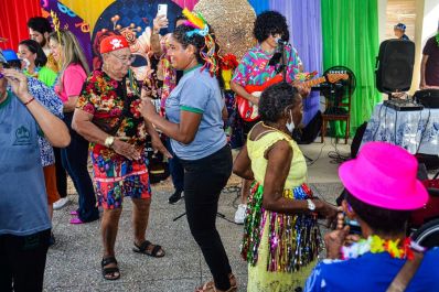 notícia: Carnaval 2024: Governo do Amapá promove dia de alegria e música aos idosos do Abrigo São José