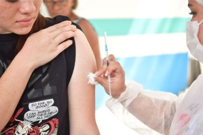 notícia: Governo do Amapá adota dose única da vacina contra o HPV no calendário de vacinação