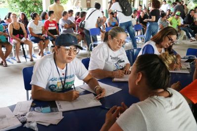 notícia: Governo do Amapá leva atendimento emergencial para 290 trabalhadores da Fazendinha, em Macapá