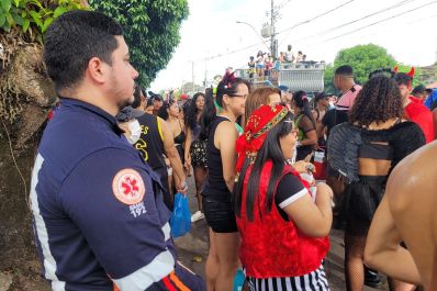 notícia: Governo do Amapá registra 11 atendimentos de saúde durante Circuito de Blocos e desfile de A Banda 