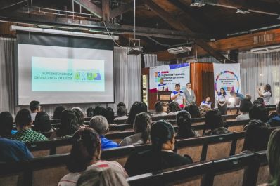 notícia: Profissionais de saúde aprendem sobre escorpiões, tipos de veneno e tratamentos durante capacitação do Governo do Amapá