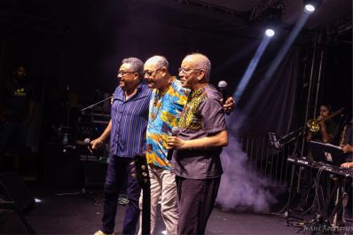 notícia: Em último show da temporada, grupo Senzalas celebra raízes tucujus no Largo dos Inocentes