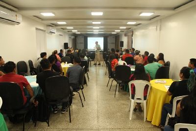 notícia: Governo do Amapá realiza encontro com diretores e pedagogos do Parque do Tumucumaque para discutir educação indígena