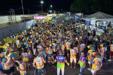 notícia: Circuito de Blocos: terceira noite de desfiles celebra tradição carnavalesca na orla de Macapá 