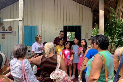 notícia: Governo do Amapá encerra oficina no Museu Sacaca para 80 crianças e promove interação entre gerações