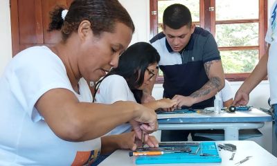 notícia: Com foco no mercado de trabalho, Governo do Estado capacita e forma mais de 400 alunos do projeto 'Qualifica Amapá'