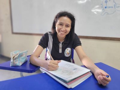 notícia: ‘É uma felicidade muito grande’, celebra estudante da rede estadual ganhadora da 1ª Olimpíada Nacional de Filosofia