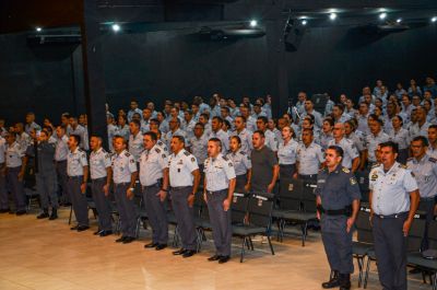 notícia: Governo do Amapá realiza aula inaugural de cursos para ascensão de 305 sargentos da Polícia Militar