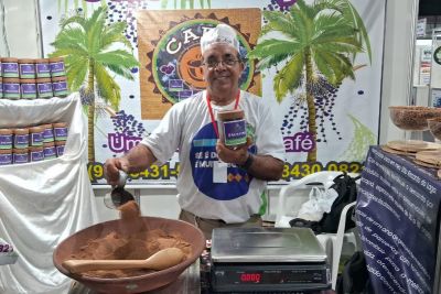 notícia: ‘Nasce uma chance de levar nosso café de açaí para outro país’, celebra empreendedor ao receber franceses na 53ª Expofeira do Amapá