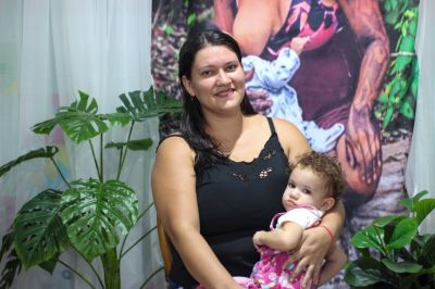 notícia: 'A amamentação é um vínculo que só mãe e bebê tem', diz visitante da 53ª Expofeira em ação do Agosto Dourado