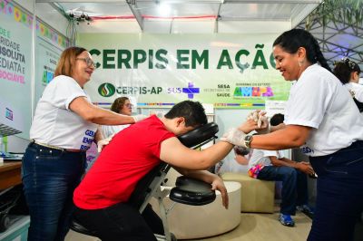 notícia: 'Aproveitando para me divertir e relaxar', diz visitante da 53ª Expofeira do Amapá após receber atendimentos terapêuticos