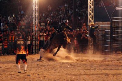 notícia: Segura peão! 15 montarias marcam abertura da etapa nacional do rodeio da 53ª Expofeira do Amapá