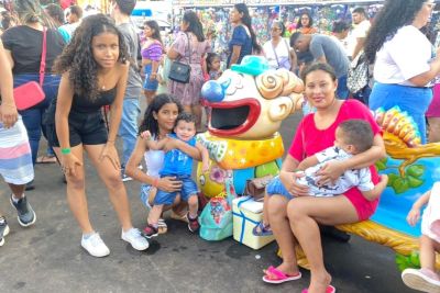 notícia: 'Eles com certeza vão lembrar desse momento', diz mãe ao levar filhos para visitar e brincar na 53ª Expofeira do Amapá