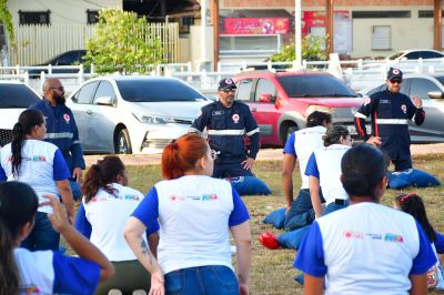 notícia: Dia da reanimação cardiopulmonar é celebrado pelo Governo do Amapá com aula de primeiros socorros ao ar livre