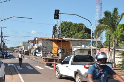 notícia: Governo do Estado instala primeiro semáforo do município de Amapá