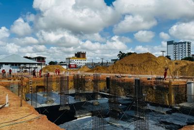 notícia: Governo do Amapá finaliza maior serviço de concretagem de pilares do estado para sustentar novo HE, em Macapá