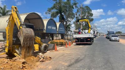 notícia: Amapá em obra: Governo do Estado conclui mais de 90% da via paralela na Rodovia Duca Serra, em Macapá