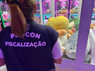 notícia: Operação Dia das Crianças: Procon-AP fiscaliza parques e máquinas de pelúcias nos shoppings de Macapá