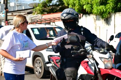 notícia: Dia da Saúde Mental: Governo do Amapá divulga pontos de atendimento em blitz no Centro de Macapá