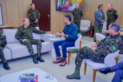 notícia: Colaboração para a segurança é tema de encontro entre o governador do Amapá e o novo comandante Militar do Norte