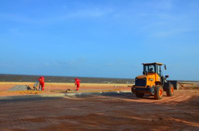 notícia: Amapá em obra: Governo do Estado inicia calçamento da ciclofaixa no Complexo do Aturiá, em Macapá