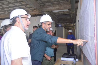 notícia: Junto com ativistas, governador Clécio Luís visita obras do prédio modelo da Casa da Mulher Brasileira, em Macapá