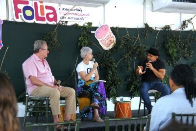 notícia: Governo do Estado promove debate sobre política e memória durante Folia Literária Internacional do Amapá