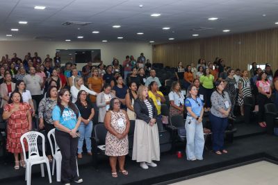 notícia: Em parceria com a Unicef, Governo do Amapá reúne mais de 200 profissionais da educação para debater estratégias de aceleração do aprendizado