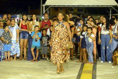 notícia: Feira e desfile de moda com mulheres ‘reais e ancestrais’ marcam o encerramento do projeto Afro Mulher, em Mazagão