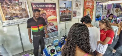 notícia:  Autores relançam livros com obras afro-amapaenses durante o 29º Encontro dos Tambores 