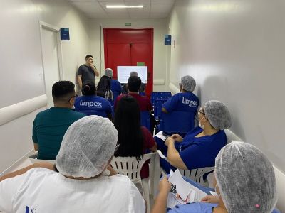 notícia: Dezembro Vermelho: Governo do Amapá realiza atividade para conscientizar sobre prevenção ao HIV, no HE de Macapá