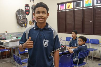 notícia: ‘Agora conseguimos prestar mais atenção na aula’, celebra aluno da Escola Estadual Antônio João, reformada pelo Governo do Amapá