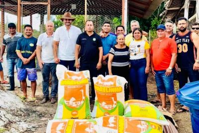 notícia: Amapá mais Produtivo: Governo do Estado entrega equipamentos agrícolas de avicultura no Triunfo do Araguari, em Ferreira Gomes