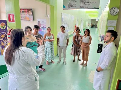 notícia: Governo do Estado oferece visita guiada a gestantes para fortalecer vínculo com ambiente hospitalar na Maternidade Bem Nascer, em Macapá