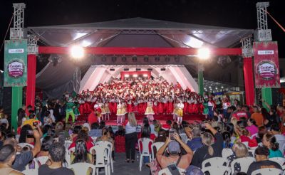 notícia: Com amor e emoção, estudantes participam da 'Cantata Natalina das Escolas Estaduais' de Santana 